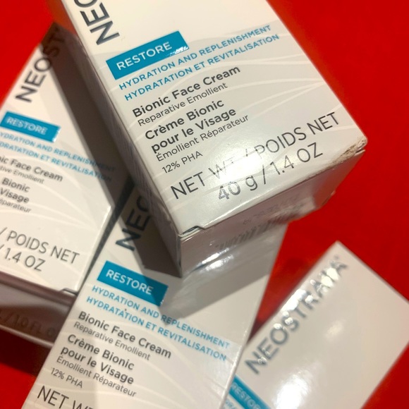 NEOSTRATA Bionic Face Cream (1.4 oz.)
A rich, anti-aging cream that soothes ma.. - Picture 1 of 4
